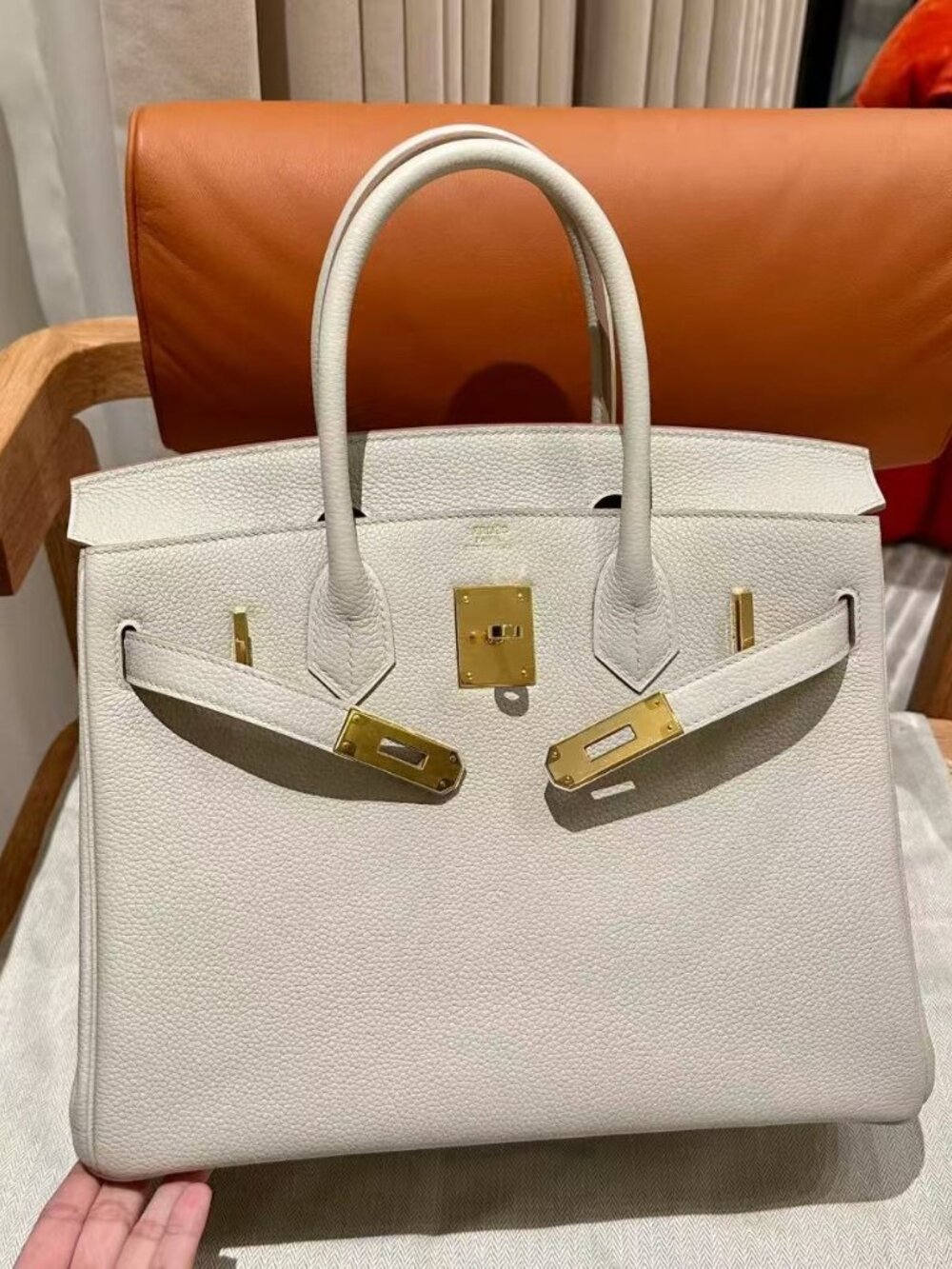 Classic Hermes Bag: A Stylish and Versatile Choice for Elegance
